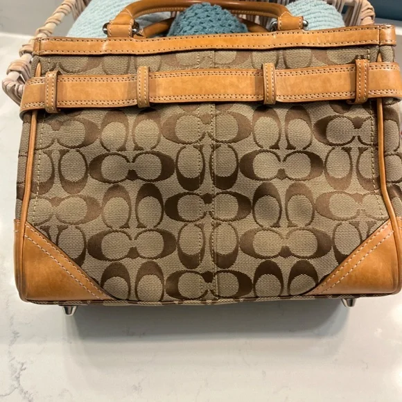 Coach satchell - Picture 3 of 4